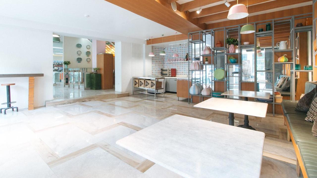 Urbanview At Lacson Street Bacolod City By Reddoorz Dış mekan fotoğraf