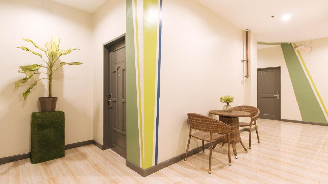 Urbanview At Lacson Street Bacolod City By Reddoorz Dış mekan fotoğraf