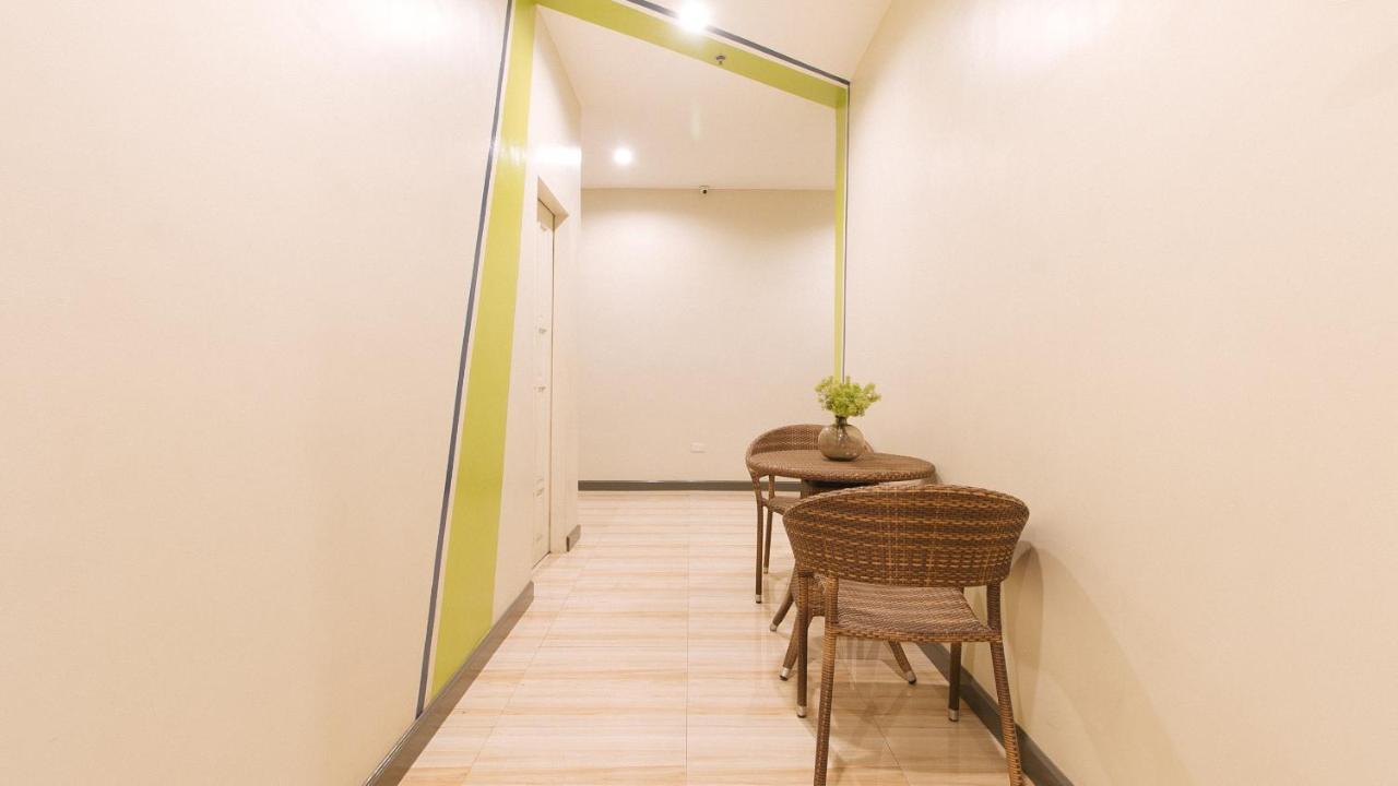 Urbanview At Lacson Street Bacolod City By Reddoorz Dış mekan fotoğraf