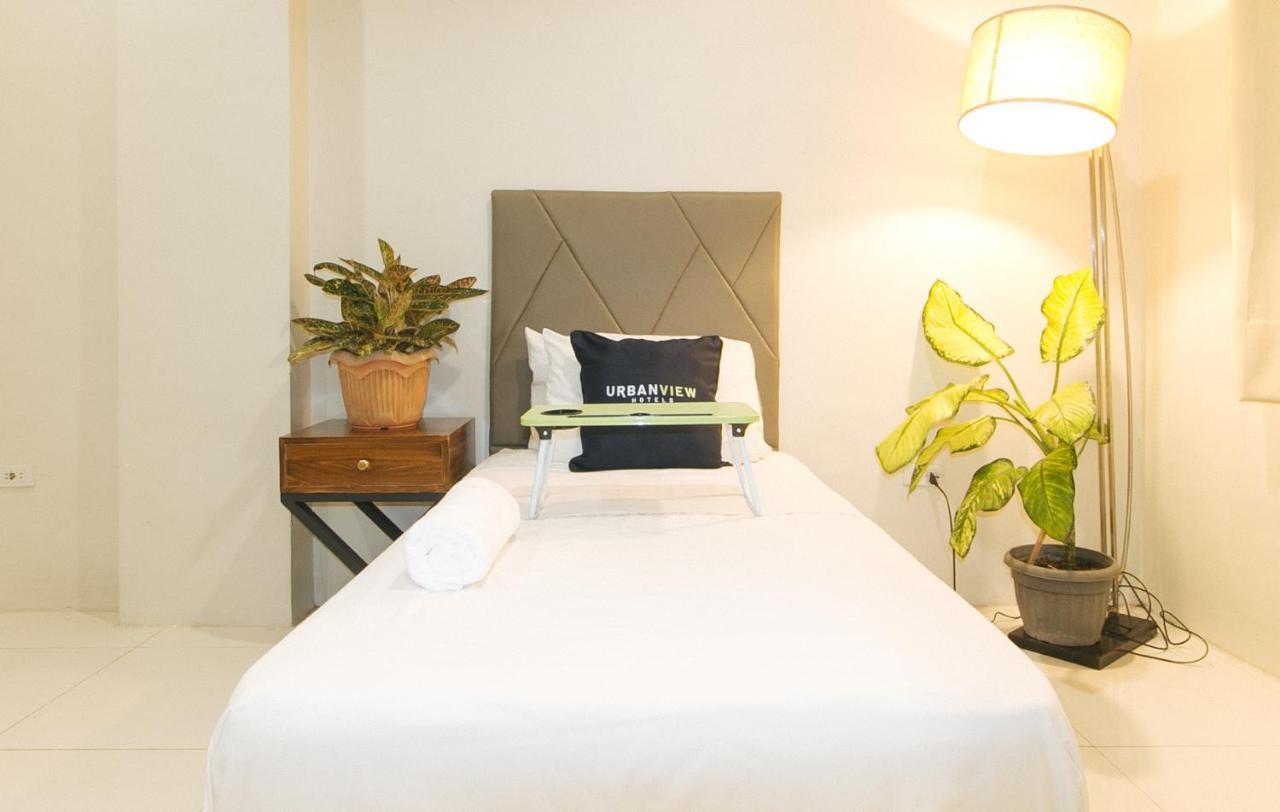 Urbanview At Lacson Street Bacolod City By Reddoorz Dış mekan fotoğraf