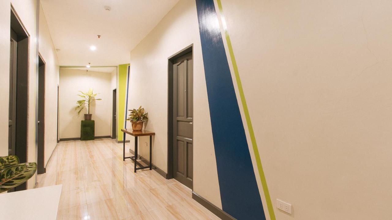 Urbanview At Lacson Street Bacolod City By Reddoorz Dış mekan fotoğraf