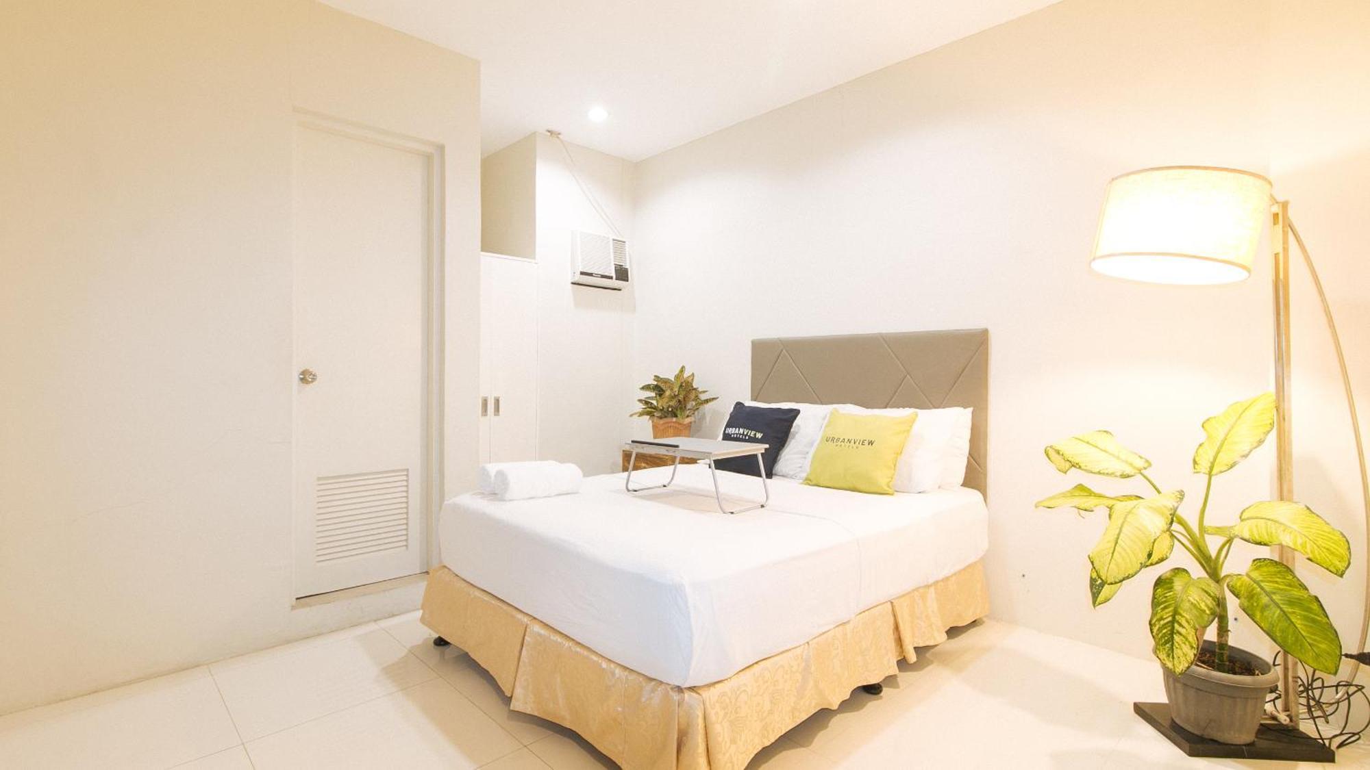 Urbanview At Lacson Street Bacolod City By Reddoorz Dış mekan fotoğraf